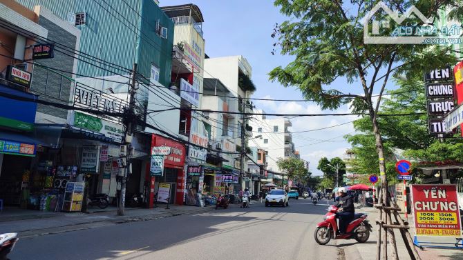 Cần bán gấp nhà 3 tầng, kiệt 3m cách đường Hải Phòng 37m, trung tâm Hải Châu, Đà Nẵng - 1