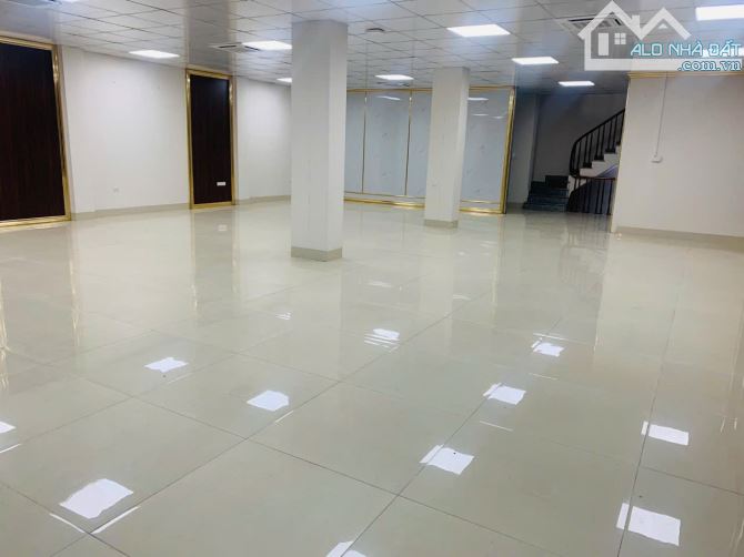 Cho thuê nhà KĐT Văn Phú, Hà Đông 200m2, 5 tầng, mt 10m, thông sàn, thang máy, giá 80tr - 1