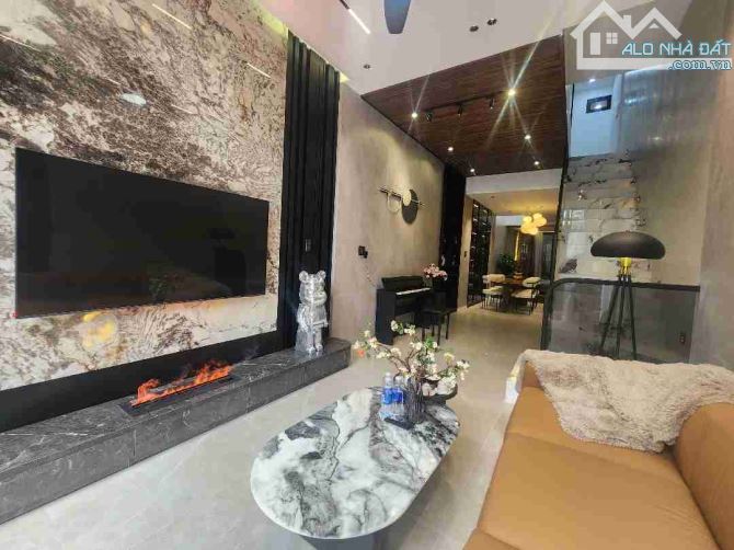 BÁN NHÀ 3 TẦNG - FULL NỘI THẤT CAO CẤP 🔥 🏡 VỊ TRÍ ĐẮC ĐỊA - THANH KHÊ, ĐÀ NẴNG - 1