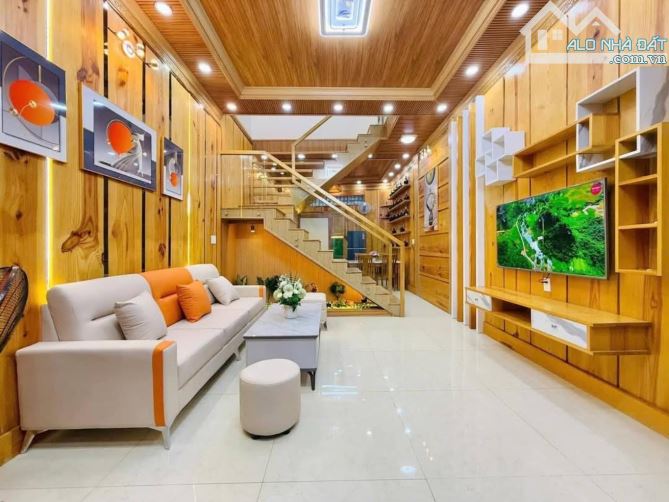 BÁN NHÀ - 44M2 - HẺM THÔNG 5M - NGAY CHỢ THẠCH ĐÀ P14 - 1