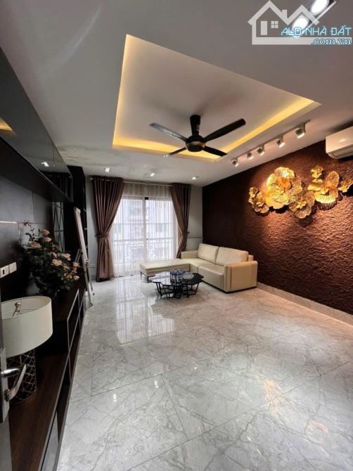 SIÊU PHẨM HOÀNG CẦU – NHÀ 63M2 X 7 TẦNG THANG MÁY – KINH DOANH SPA - Ô TÔ TRÁNH - 1