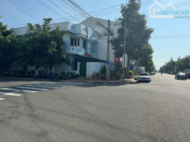 Cần bán nhà 2 mặt tiền đường Võ Văn Kiệt gần ngay siêu thị Lotte , chợ Phú Thủy khu trung - 1