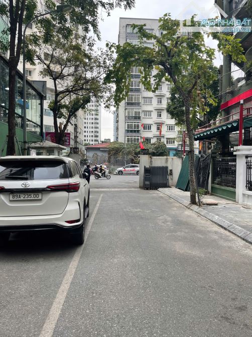 Cho thuê liền kề HDI- 201 Nguyễn Tuân, Nhân Chính. DT 96m2, 1 hầm, 4 nổi. Nhà đẹp. 50triệu - 1