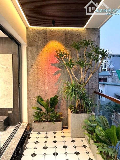 Bán gấp! Biệt Thự - Nguyễn Văn Cừ - Long Biên - 102m2 - 500m cầu Chương Dương - chỉ 27tỷ. - 1