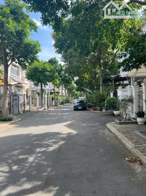 Bán biệt thự đơn lập Nội Khu 2 - Nam Viên, Phú Mỹ Hưng, Quận 7, 274m2 - 60 tỷ