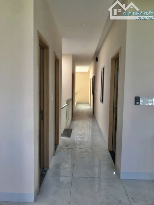 Bình Tân, Nhà biết thự đẹp 4 tầng,Dt 185 m2, ngang 8m, giá rẻ - 1