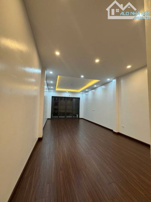 Bán nhà Vĩnh Hưng mới koong, 5 tầng gara oto vào nhà, thang máy, kinh doanh, 40m2 8.75 tỷ - 1