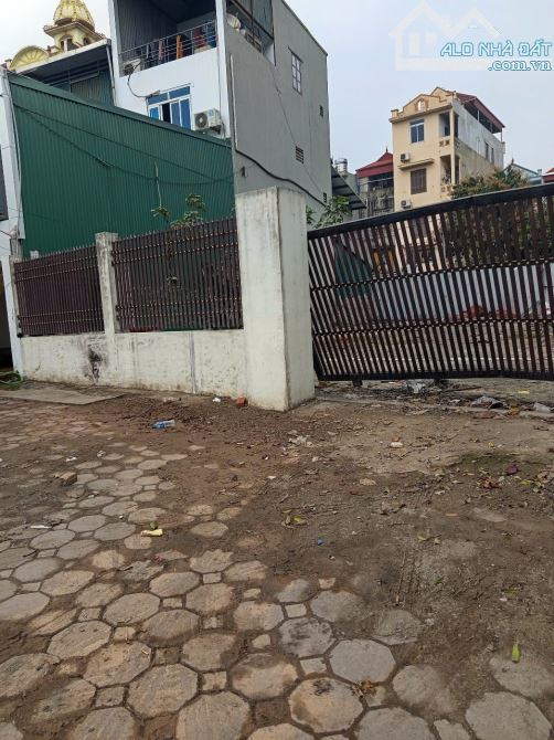 Mặt phố/108 m2/4.5 Mt/9 tỷ/vỉa hè kinh doanh/ Khu Hồ Cầu Đuống/yên viên - 1