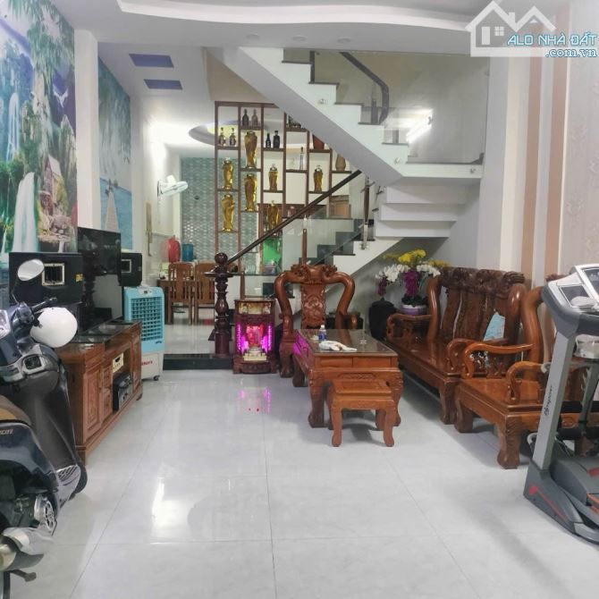 Nhà 3 tầng, ngay khu Công Nghệ Cao Q9, khu phân lô, 60m2, 4 PN, ở ngay, 5.2 tỷ - 1