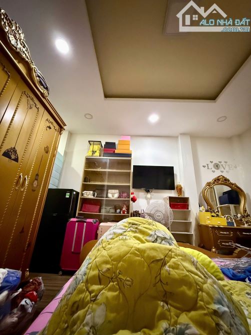 Bán Nhà Hẻm Thẳng Dưong Bá Trạc - 3.67m x 8.61m -DTCN-29M.2- 1 Trệt 2 Lầu -2PN -3WC- F1 Q8 - 2