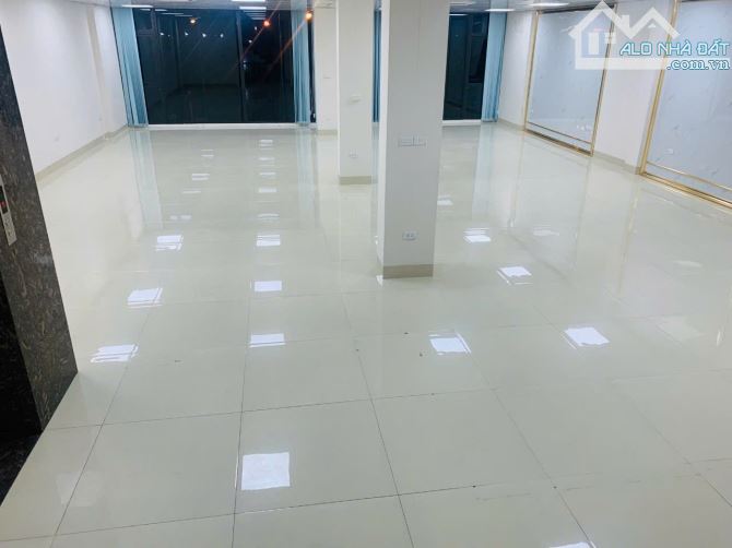 Cho thuê nhà KĐT Văn Phú, Hà Đông 200m2, 5 tầng, mt 10m, thông sàn, thang máy, giá 80tr - 2