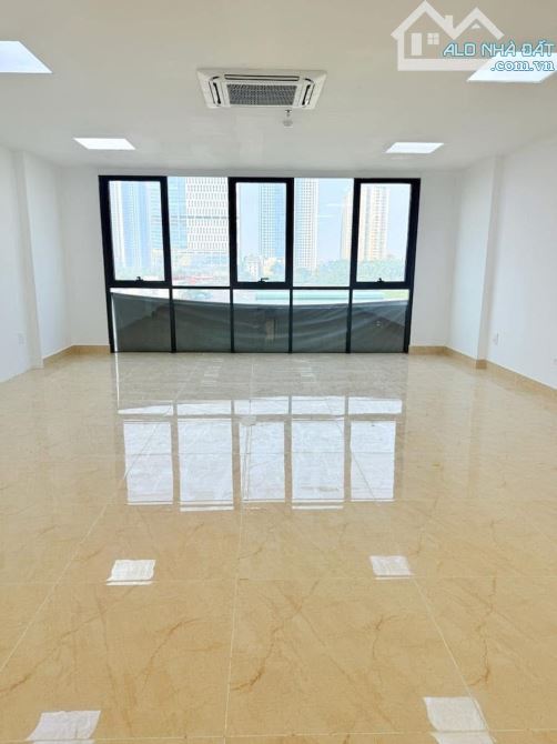 Siêu Phẩm Trần Vỹ Cầu Giấy 136m mặt tiền 6.5m 9 tầng giá 79.8 tỷ - 2