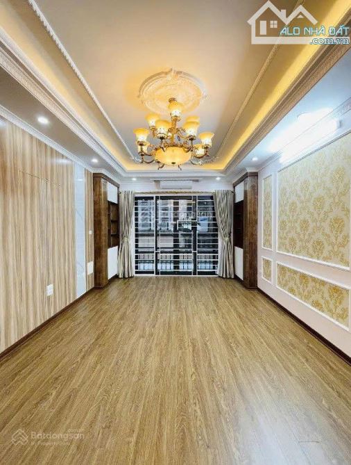 Cho thuê nhà nguyên căn tại Thái Hà, diện tích 50m2x6T, có thang máy. Gía cho thuê 22tr/th - 2