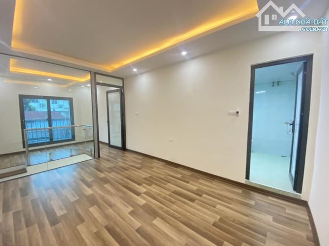 Bán Tập Thể Nghĩa Tân, 90m², Hơn 3 Tỷ - Nhà Đẹp, Ở Ngay, An Sinh Đỉnh! - 2