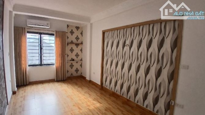 BÁN NHÀ NGUYỄN CHÍNH, HOÀNG MAI, NGÕ NÔNG GẦN Ô TÔ, 30M2, 5.8 TỶ - 2