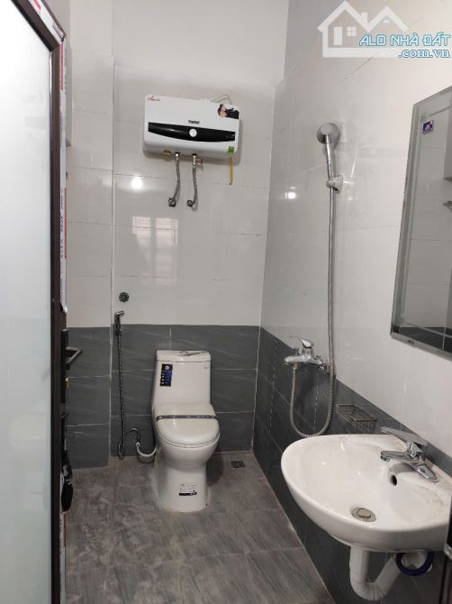 Bán Nhà - Nguyễn Đức Cảnh,Ô Tô đỗ cửa,Vị trí đẹp,có dòng tiền,DT: 68m,Giá: 7,5 tỉ - 2