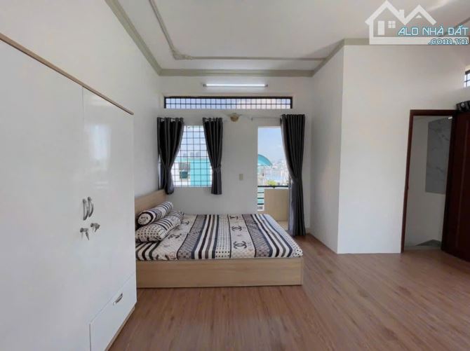 Căn Penthouse 80m2 ngay trung tâm quận 4 - 2