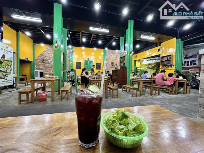 Cho thuê quán cafe, trà sữa MT 72 Trần Quốc Toản, Q3. Dt: 7x23m, Kc: trệt 1 lầu - 2