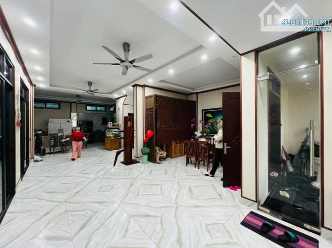 BIỆT THỰ SÂN VƯỜN TẠI ĐỘI NHÂN, 2 THOÁNG, VỈA HÈ Ô TÔ ĐỖ, KHU BIỆT THỰ LIỀN KỀ - 2