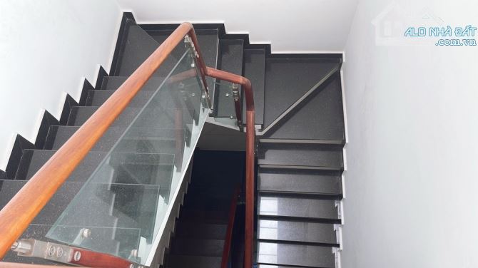 siêu phẩm mặt tiền , kinh doanh , văn phòng , công ty ..., đường 10m - trải nhựa q12 - 3