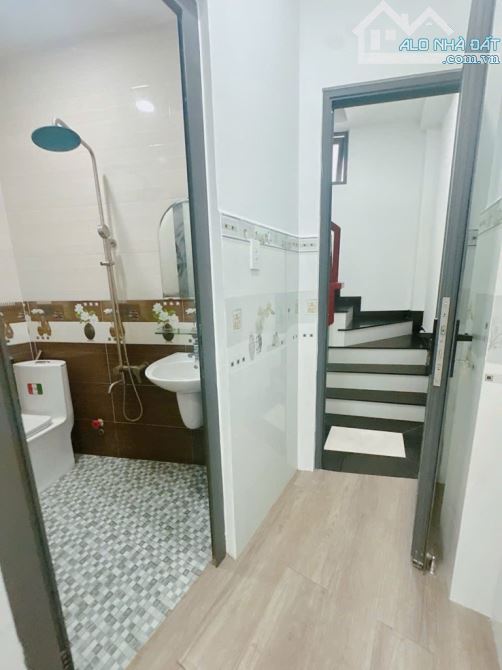 🏡 Hơn 6 tỷ có nhà mặt tiền - 4 tầng (3PN+4WC) - 30m2 (3.3x9) - Phố Phan Đăng Lưu. - 3