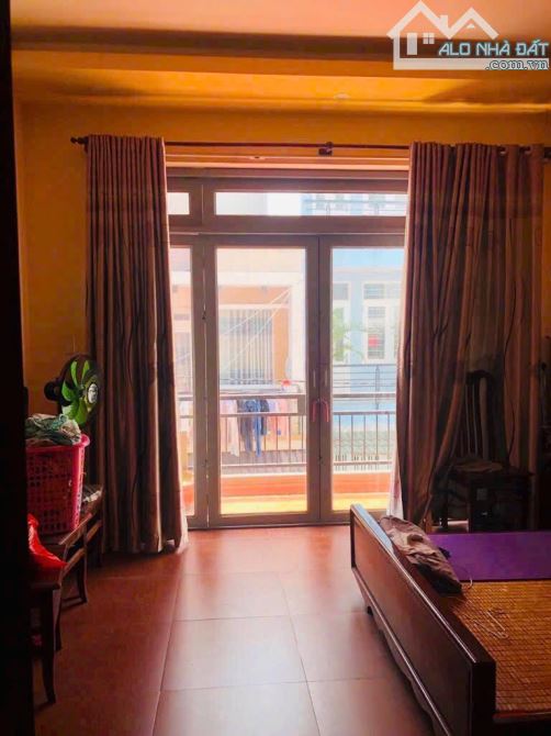 BIỆT THỰ MINI 3 TẦNG KHU DÂN CƯ VIP HUỲNH VĂN NGHỆ - PHẠM VĂN BẠCH. DT 6Mx14M. NỞ HẬU 7M - 3