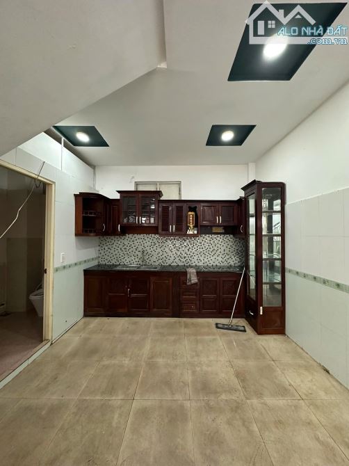 Thanh lý gọn nhà Nguyễn Thiện Thuật, Bình Thạnh (60m2) - 4 tầng BTCT. Giá: 8,2 tỷ - 3