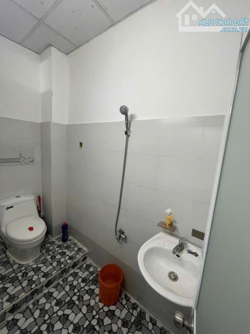 BÁN NHÀ PHƯỜNG 2 TÂN BÌNH, Đường Hoàng Văn Thụ, 50M2 (4,2MX12M), 3PN,3WC, GIÁ 6 TỶ - 3