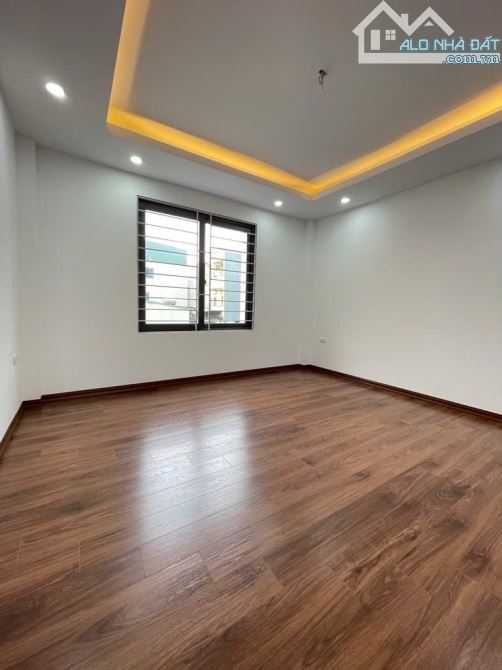 Bán nhà Quỳnh Đô -Thanh Trì 43m 5t mới Koong full  đẹp ô tô gần tiện ích sẵn 5.55 tỷ - 3