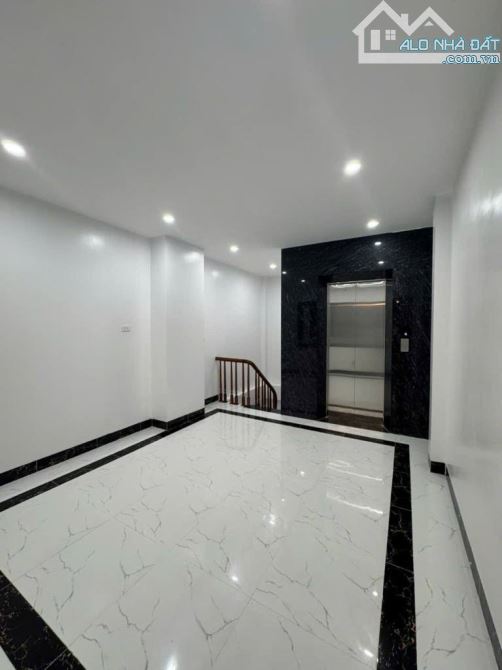 Bán nhà Vĩnh Hưng mới koong, 5 tầng gara oto vào nhà, thang máy, kinh doanh, 40m2 8.75 tỷ - 3