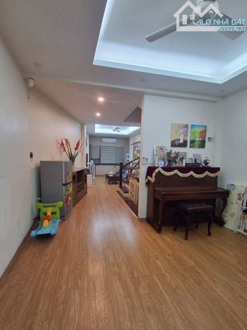 HOA LƯ – QUẬN HAI BÀ TRƯNG – HÀNG KỊCH ĐỘC - Ô TÔ 5 CHỖ ĐỖ CỬA -  NHÀ ĐẸP Ở NGAY - 3