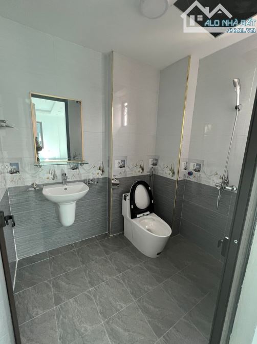 Bán nhà Trạm Trôi trung tâm huyện Hoài Đức, 150m đường 32, 32M 5 Tầng, 2 mặt tiền, ô tô đỗ - 4