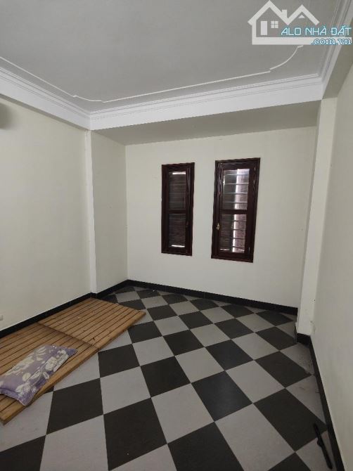 Bán nhà Trần Thái Tông 45m2 x 5 tầng - 9,5 tỷ - Đẹp như hoa hậu vừa xây - 4