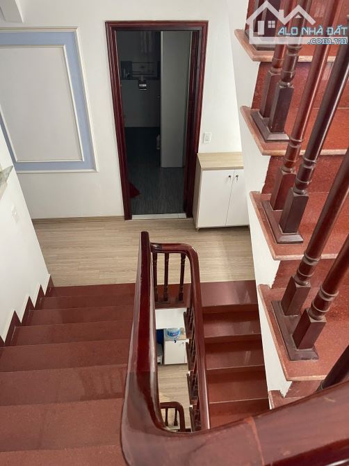 Cho thuê liền kề HDI- 201 Nguyễn Tuân, Nhân Chính. DT 96m2, 1 hầm, 4 nổi. Nhà đẹp. 50triệu - 4