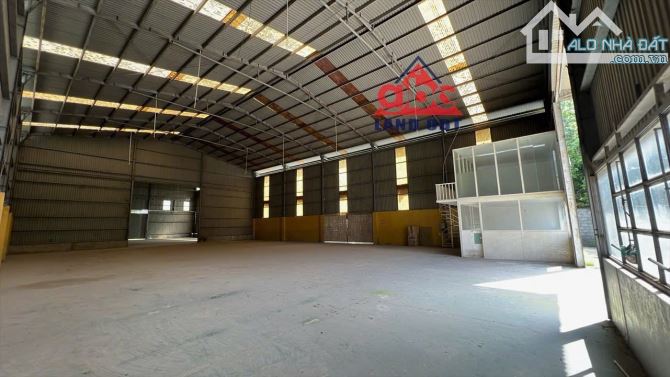 CHO THUÊ KHO XƯỞNG 2600m2  SX MẶT TIỀN ĐƯỜNG ĐỒNG KHỞI GIÁ 70TRIỆU 1/THÁNG CỌC HĐ LÂU DÀI - 4