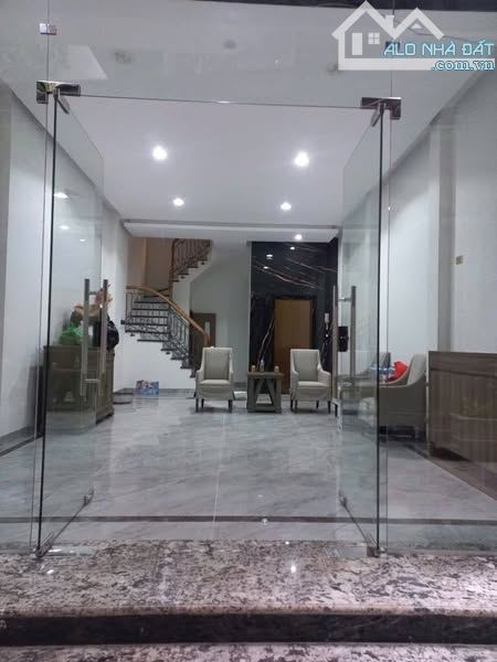 BÁN NHÀ, Khu phố VIP phân lô Kim Mã, oto chạy vòng quanh, mặt tiền rộng, thang máy, 52m2, - 4