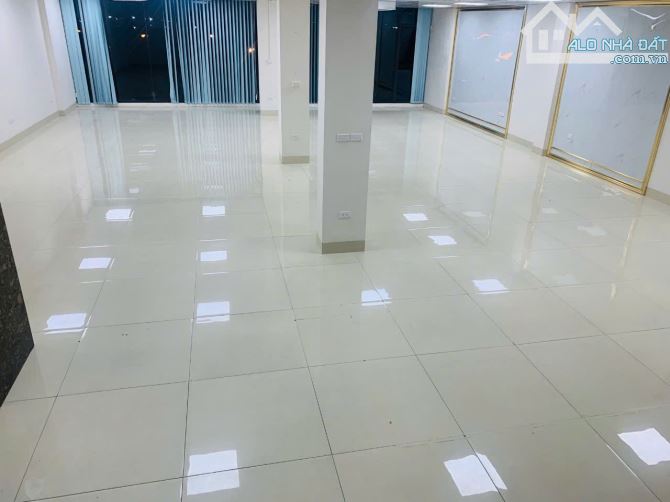 Cho thuê nhà KĐT Văn Phú, Hà Đông 200m2, 5 tầng, mt 10m, thông sàn, thang máy, giá 80tr - 5