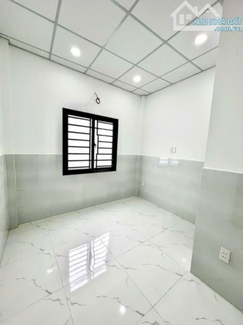 Bán nhà đường Phan Văn Trị, gần Nơ Trang Long, 3 lầu, 13m2, nhỉnh 2 tỷ - 5