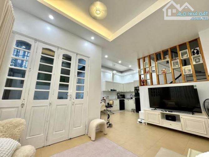 Bán nhà Lê Quang Đạo, Mỹ Đình 42m²- 4Tâng, MT 5.7m. Gần ôtô chỉ 7.8ty - 5