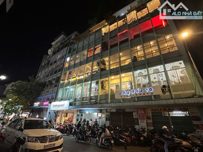 CHO THUÊ ROOFTOP QUẬN 1, PHƯỜNG BẾN THÀNH - 5