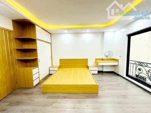 Có 102 nhà Phố Tứ Liên bao giá thị trường 37m2x5tầng thang máy , Mt 5m , giá chỉ 8tỷ - 6