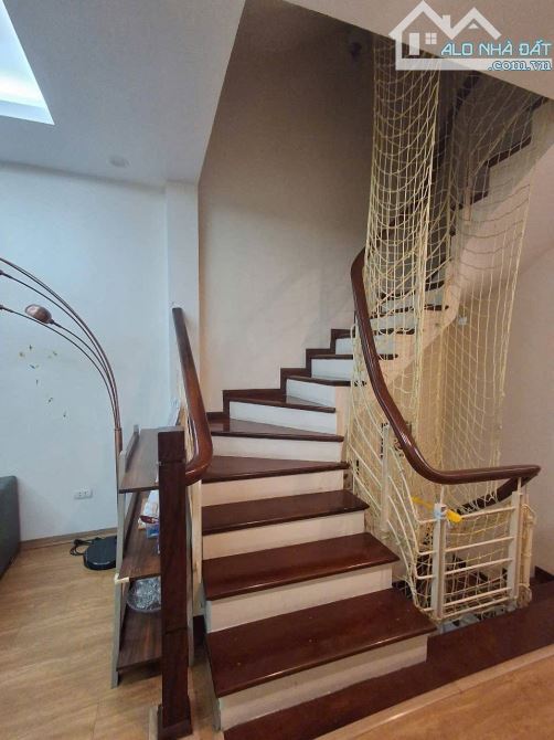 HOA LƯ – QUẬN HAI BÀ TRƯNG – HÀNG KỊCH ĐỘC - Ô TÔ 5 CHỖ ĐỖ CỬA -  NHÀ ĐẸP Ở NGAY - 7