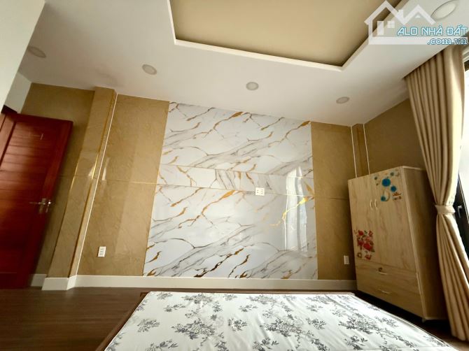 Bán Nhà Hẻm Thẳng Dưong Bá Trạc - 3.67m x 8.61m -DTCN-29M.2- 1 Trệt 2 Lầu -2PN -3WC- F1 Q8 - 8