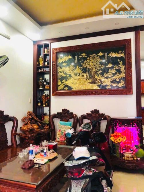 BIỆT THỰ MINI 3 TẦNG KHU DÂN CƯ VIP HUỲNH VĂN NGHỆ - PHẠM VĂN BẠCH. DT 6Mx14M. NỞ HẬU 7M - 8