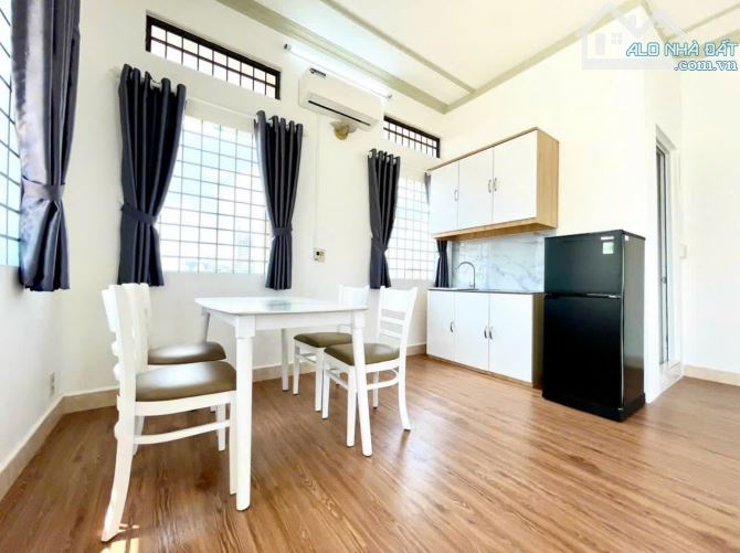 Căn Penthouse 80m2 ngay trung tâm quận 4 - 8