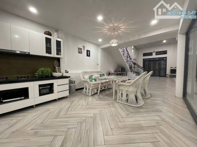Bán gấp nhà MẶT TIỀN Hùng Vương Nhơn Trạch sát Tp.HCM.Khu sầm uất, giá rẻ 9 chủ .GỌI NGAY - 9