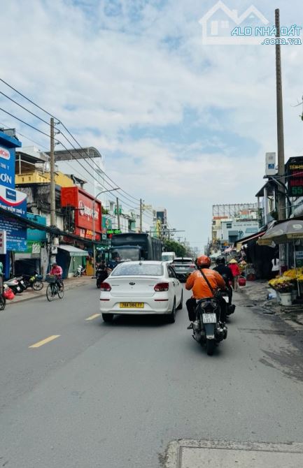 🌹[QUẬN 10]NHỈNH 3TỶ XÍU CÓ NGAY NHÀ MỚI 3 TẦNG ĐƯỜNG CÁCH MẠNG THÁNG TÁM - SÁT MẶT TIỀN -