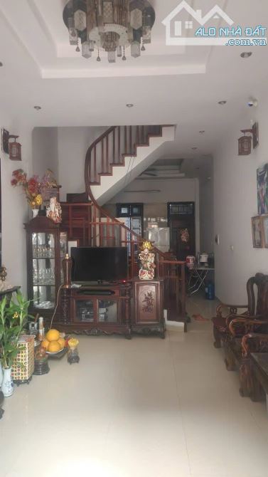 Bán đất tặng 2 khối nhà 5 tầng phố kim mã quận ba đình 190m2 mặt tiền 10m 14 phòng 31 tỷ