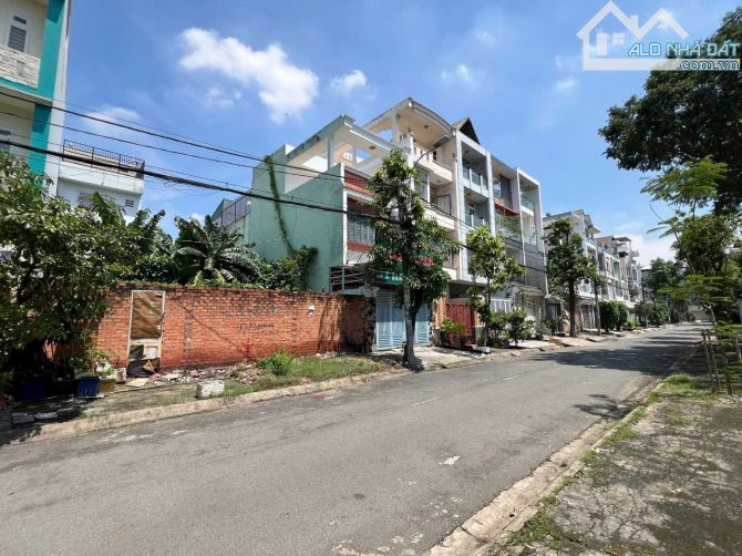 Bán cặp đất MT đường số 25 khu Tên Lửa, Bình Tân, đối diện công viên. Dt:10x20m.