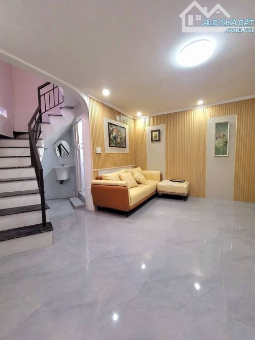 Bân nha 4 tầng tại tuyến 2 Hồ Sen ,Lê Chân Giá 4 ty65